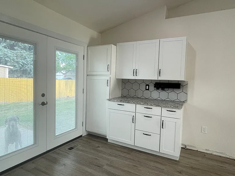2470 N Morello Ave — Photo 4