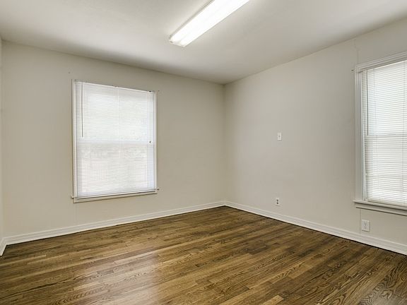 5th image of 2122 Norwood Dr