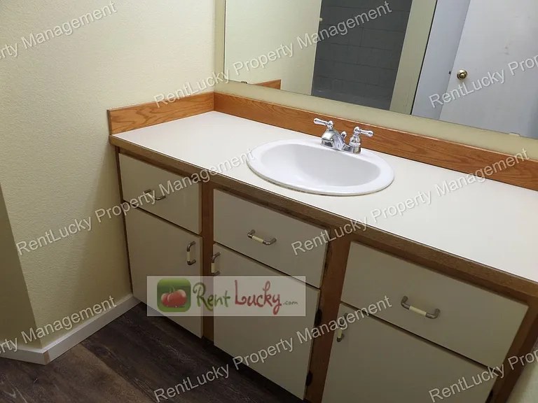 424 102nd Ave SE #202 — Photo 15