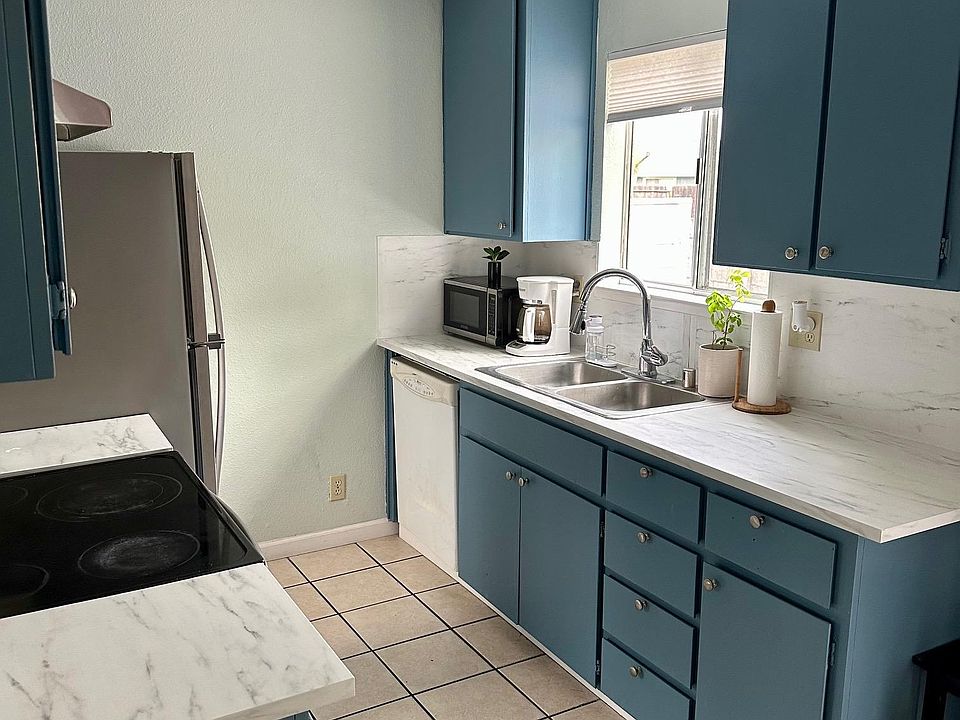 1st image of 8272 Center Pkwy #112
