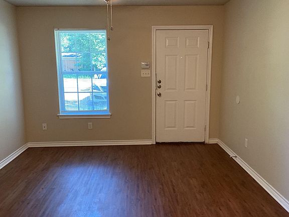 2nd image of 1004 Baxley Ln #B