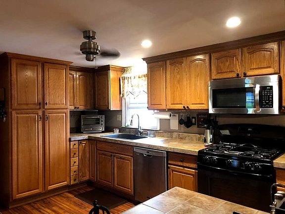 5th image of 65 Birchwood Dr
