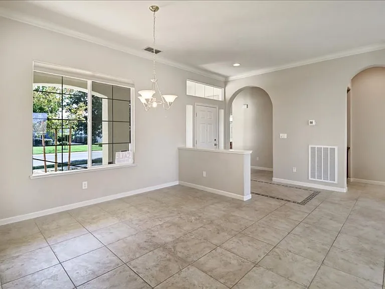 507 Arlington Dr — Photo 12