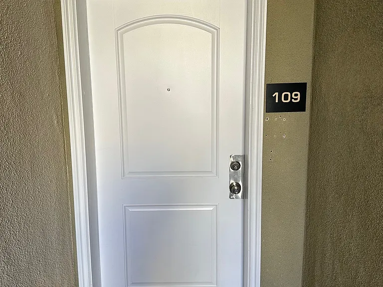 Vesper Avenue — Photo 25