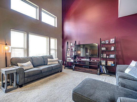 3rd image of 311 Greenview Ln