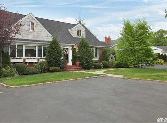 2nd image of 194 Nassau Blvd