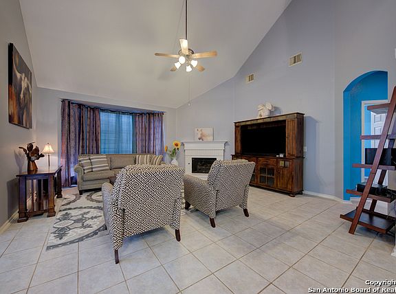 5th image of 4749 Green Bluff Dr