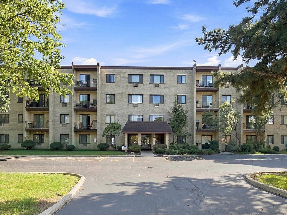 1st image of 7231 Wolf Rd #208