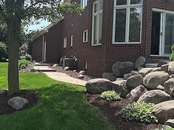 2nd image of 48467 American Elm Dr