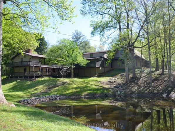 4260 Stonehenge Ln, Winston Salem, NC 27106