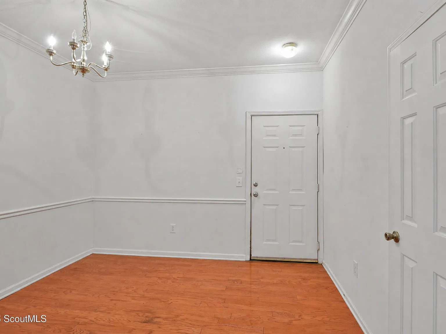 2 bed, 2.0 bath, 756 sqft, $2,300 — Photo 2