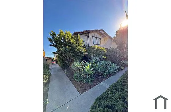 Building Photo - 3768 Redondo Beach Blvd #B