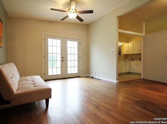 3rd image of 470 Sharon Dr