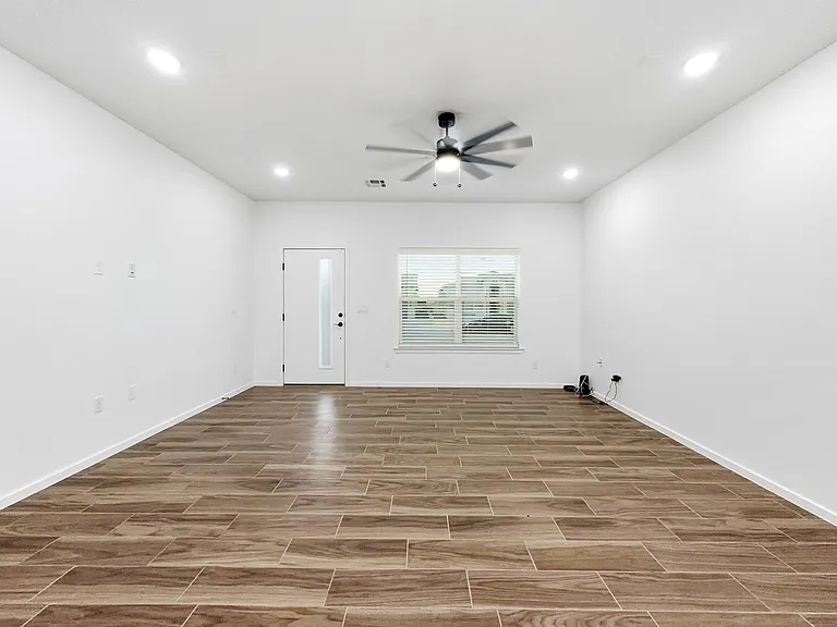 15113 Ambition Ave — Photo 6