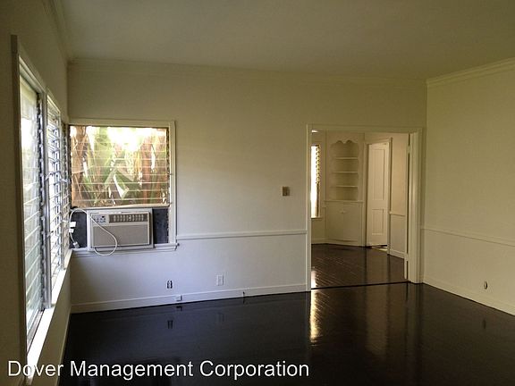 3rd image of 8271 1/2 Norton Ave