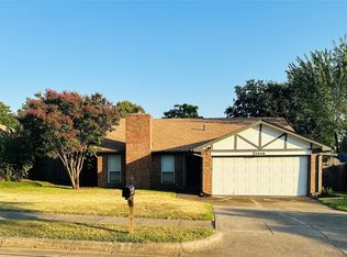 2948 Woodbridge Dr, Bedford, TX 76021