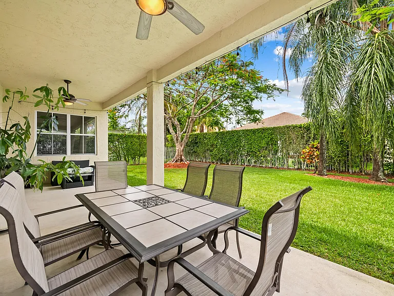 828 Vanda Ter — Photo 28