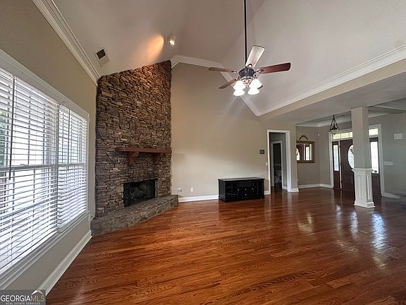 3rd image of 903 Little River Rd