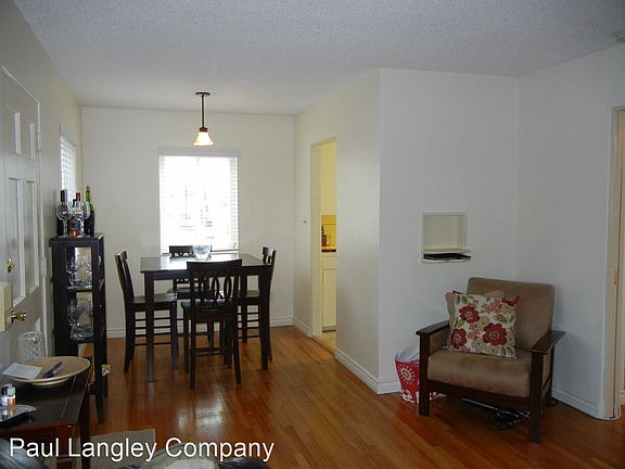 3rd image of 4574 Georgia St