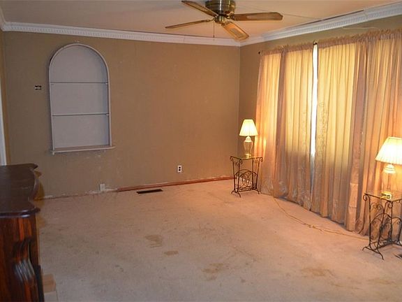 4th image of 211 W Joan Ave