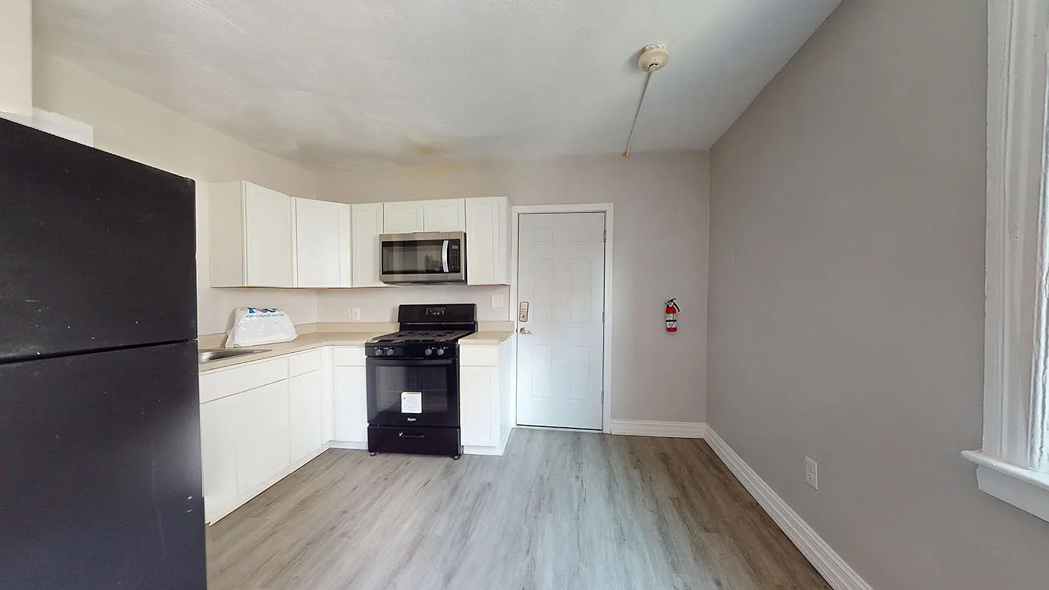 2 bed, 768 sqft, $1,750 — Photo 4