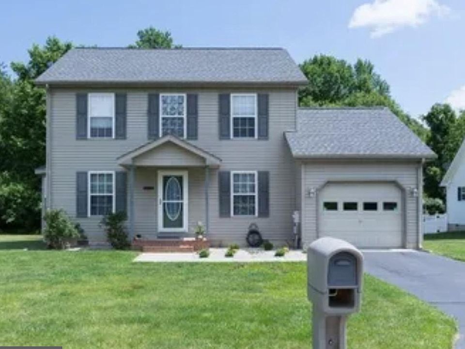1st image of 122 Quaker Hill Rd