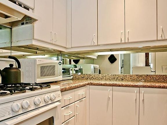 5th image of 110-112 E 57th St