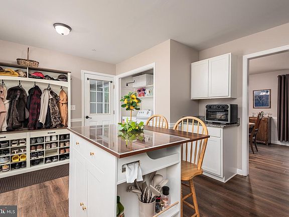5th image of 100 Clark Ct
