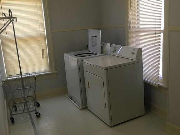 5th image of 17414 Lexington Ave