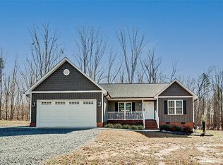 2800 Old County Farm Rd, Sophia, NC 27350