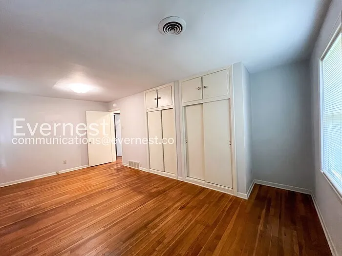 4984 Welchshire Ave — Photo 11