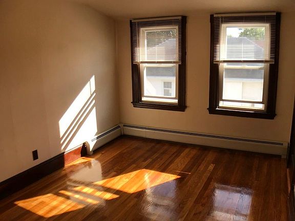 4th image of 133 Templeton Pkwy #3