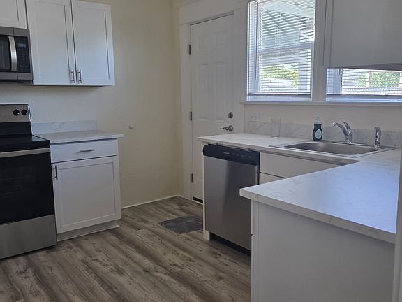 3rd image of 707 W 11th St #A