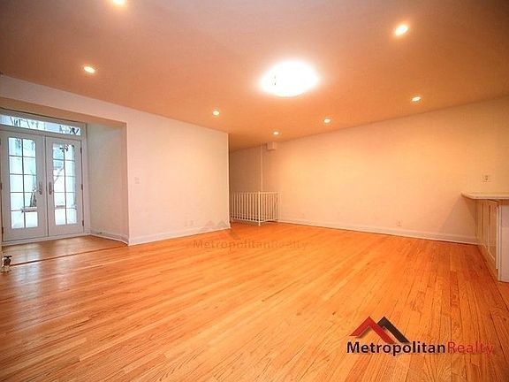 5th image of 926 President St #1B