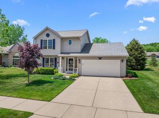 1514 Ravine Forest DRIVE, West Bend, WI 53090