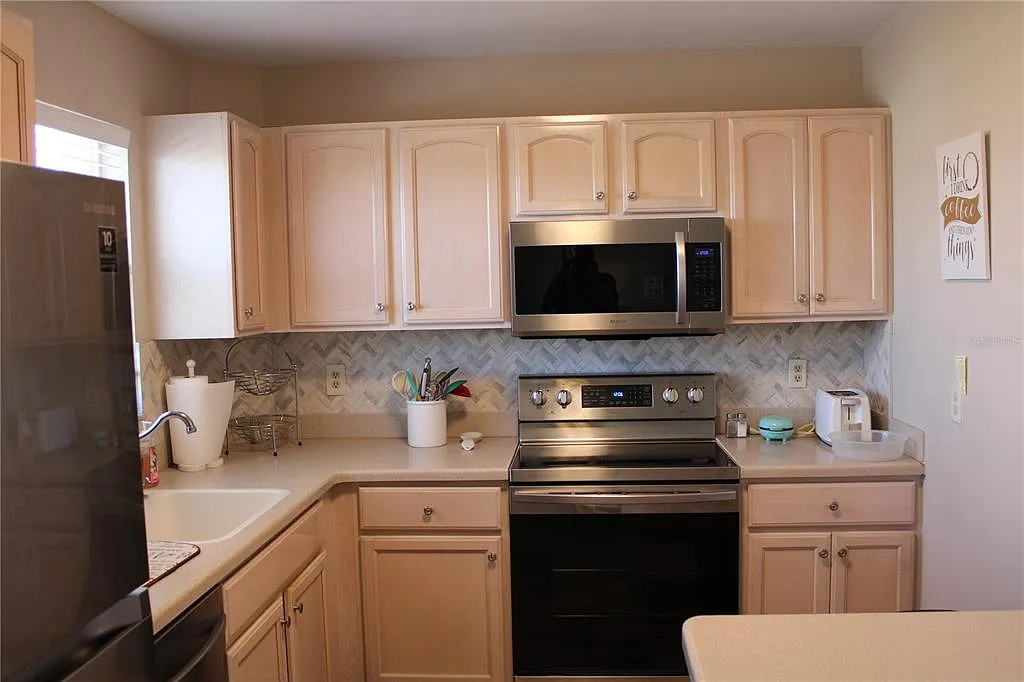 1 bed, 1.5 bath, 840 sqft, $2,495 — Photo 3