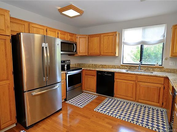 5th image of 79 Harbor Dr APT 302