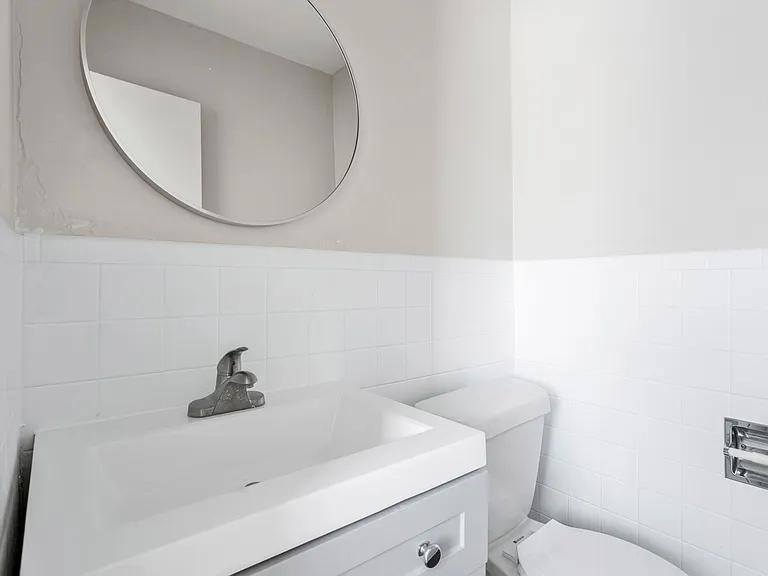 Terraces at Nichols Hills Renovated Two-Bedrooms — Photo 34