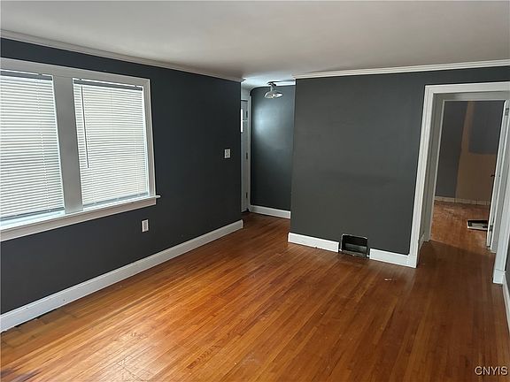 4th image of 608 Grant Pl