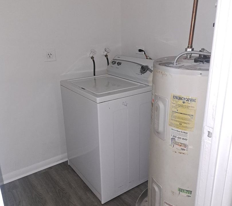 1st image of 1450 E 154th Pl #E15516-2