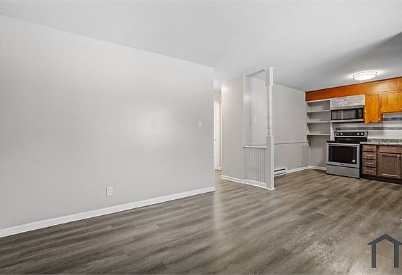 5th image of 414 Raynor St #D2