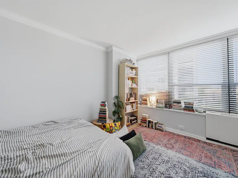1560 N Sandburg Ter #509J — Photo 12