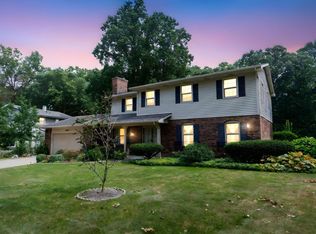 52564 Helvie Dr, South Bend, IN 46635