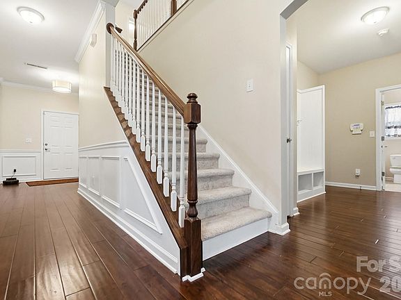 3rd image of 2157 Bluebell Way