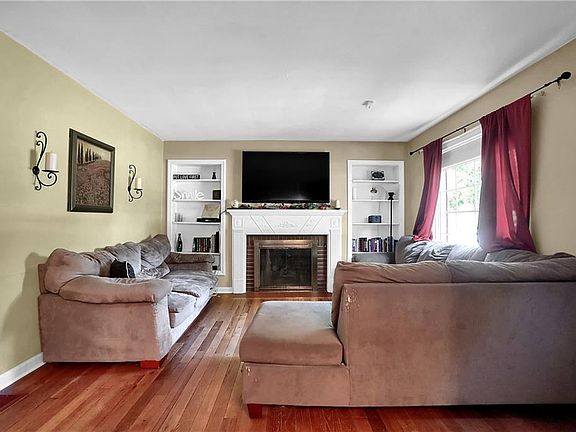 5th image of 1657 Southview Dr