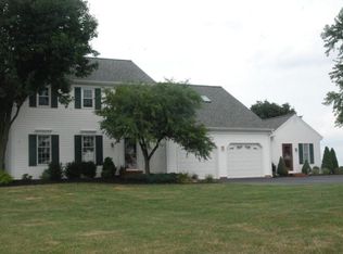 113 Kissel Barrick Rd, Bainbridge, PA 17502