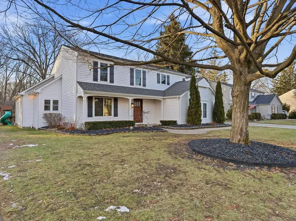 1193 Barneswood Ln, Rochester Hills, MI 48306