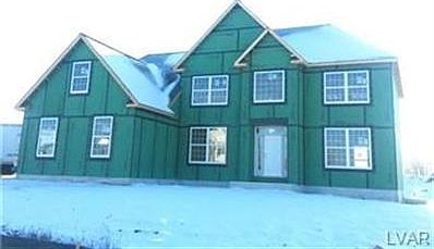 2nd image of 2235 Redwood Dr