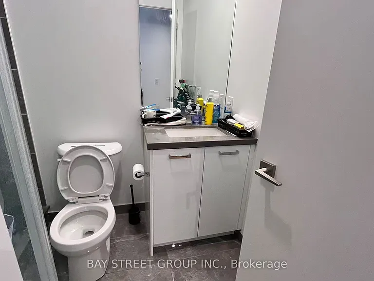 195 McCaul St #1704 — Photo 8