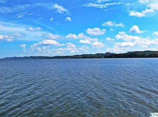 851 Point Of Pnes, Guntersville, AL 35976
